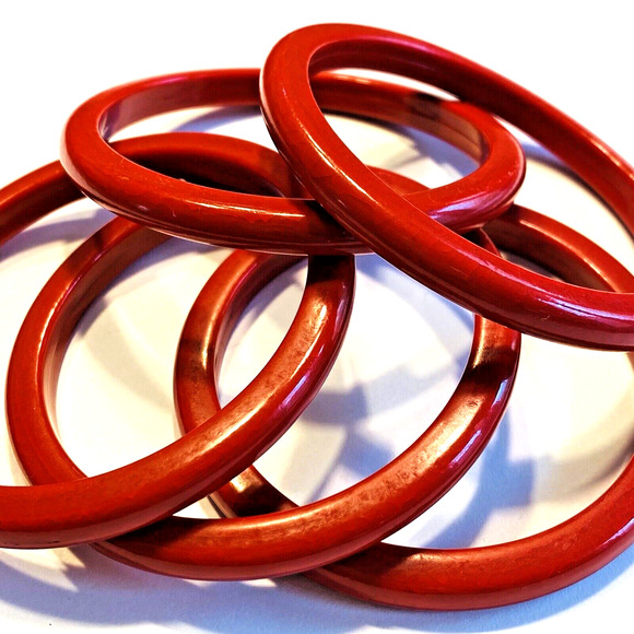 Vintage Red Bangle Bracelets set of 5 Hard Plastic Slim Spacers 1950's Classics - Picture 8 of 8